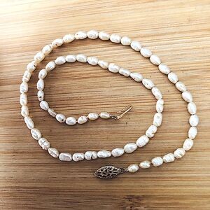 $88  14K Clasp & Freshwater Pearls Necklace  Designer Mark 14KT